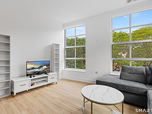5th image of 10 Ann Street #209