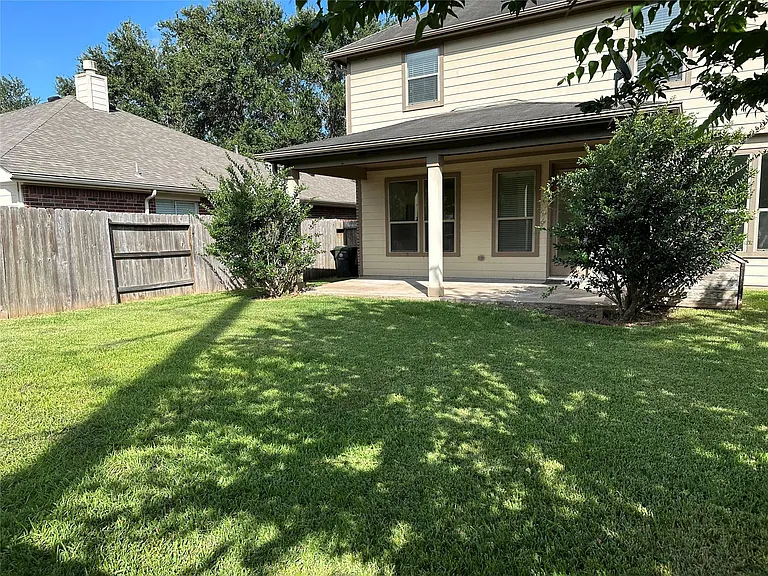 2606 Riverhollow Ln — Photo 30