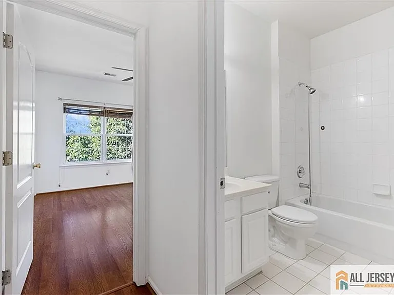 932 Del Negro Ct #932 — Photo 23