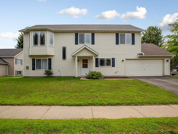 3rd image of 1100 Larch St