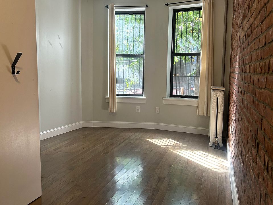 1st image of 827 Saint Johns Pl APT 1L