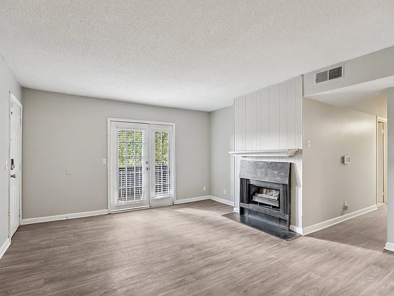 Willow Apartments — Photo 33