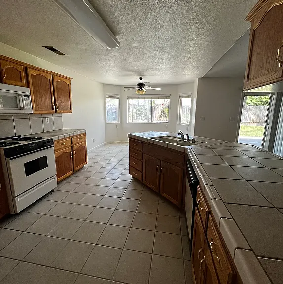 2120 Freedom St — Photo 3