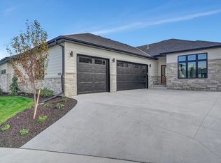9223 Triana Ln, Lincoln, NE 68520