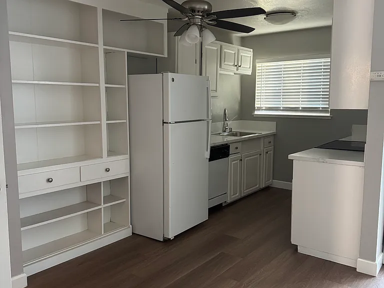 Foothill Manor — Photo 34