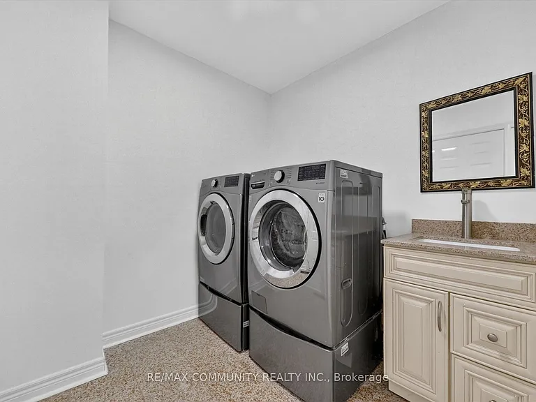 29 River Forest St W — Photo 24