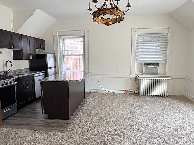 107 E. Chase St — Photo 3