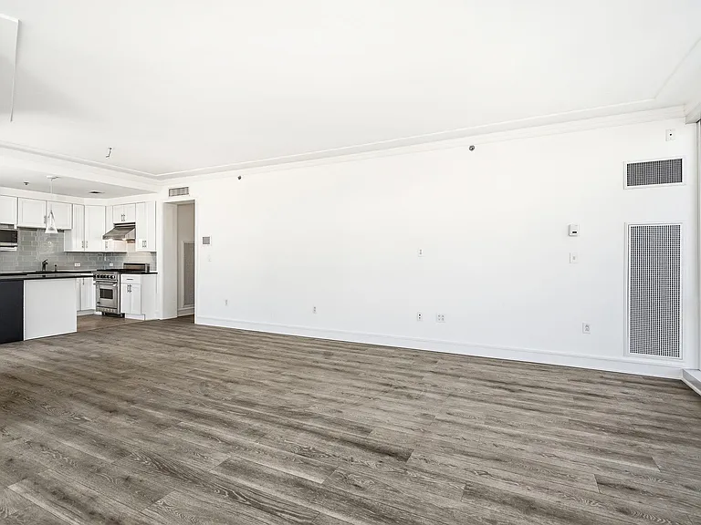 1 Renaissance Sq #11G — Photo 10