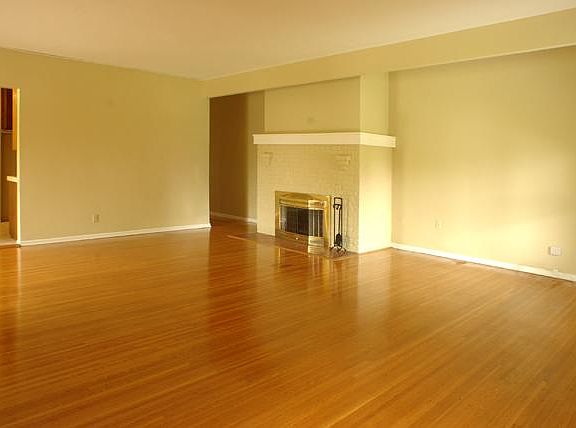 2nd image of 1619 Huntington Dr