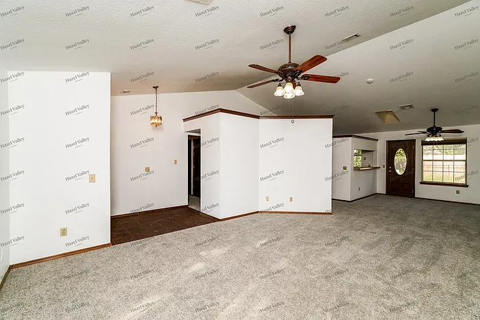 3 bed, 2.0 bath, 1672 sqft, $1,695 — Photo 4