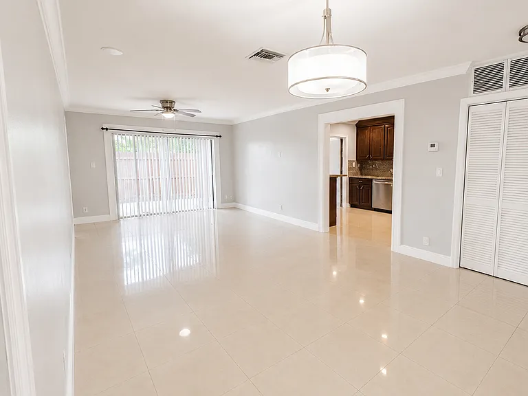 22384 Palomita Dr — Photo 12