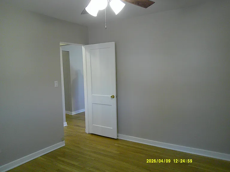 7 Bashford Ave #B — Photo 11