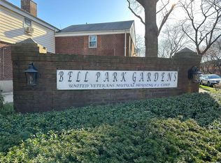 67-32 218th St, Oakland Gardens, NY 11364