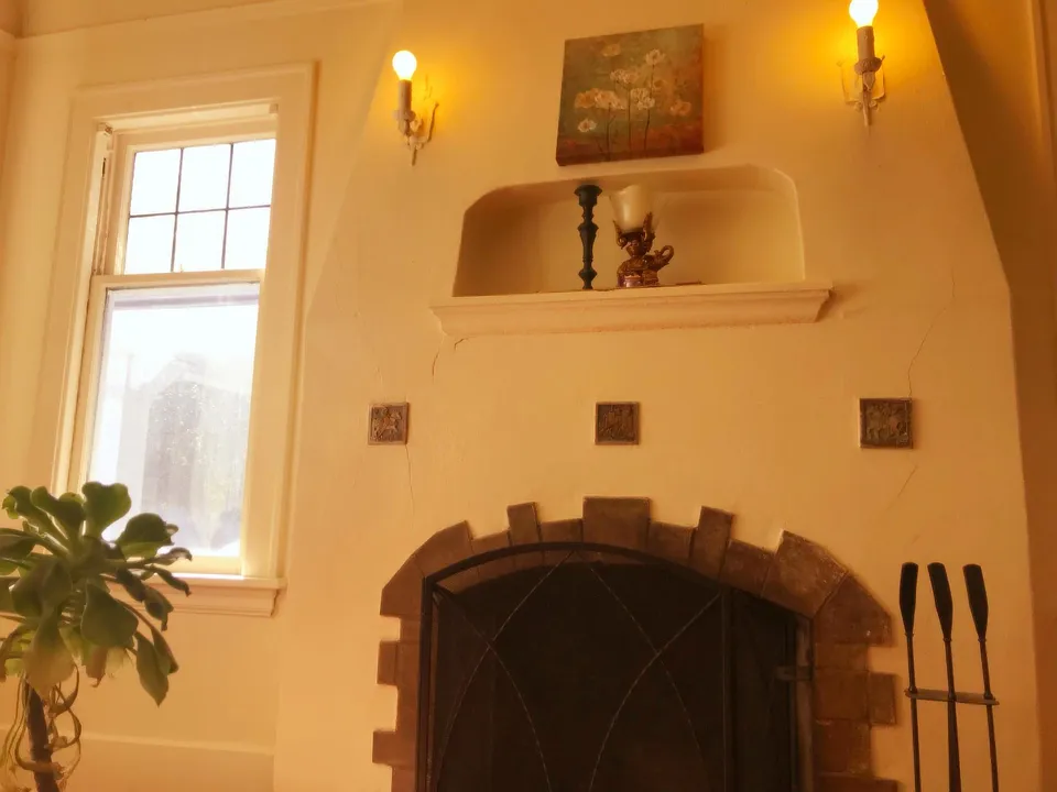 2401 Boylston Ave E #4