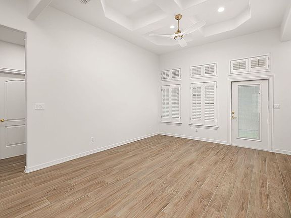 5th image of 2428 E 6th Ave