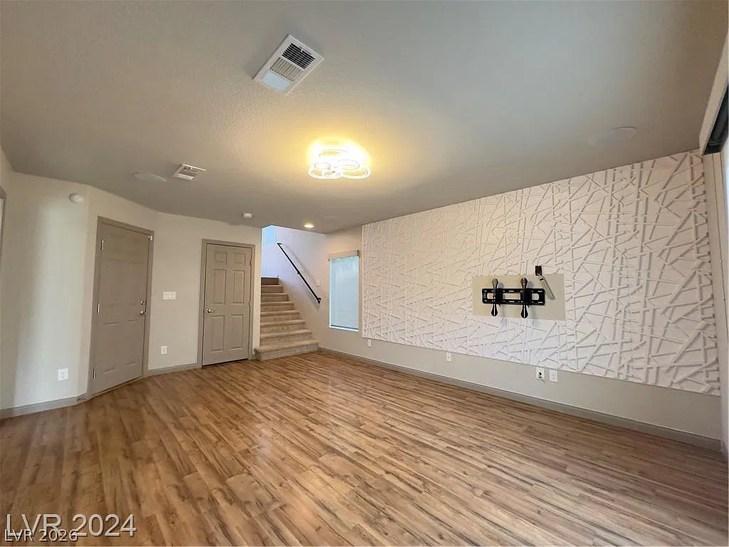 4 bed, 3.5 bath, 2444 sqft, $2,900 — Photo 4