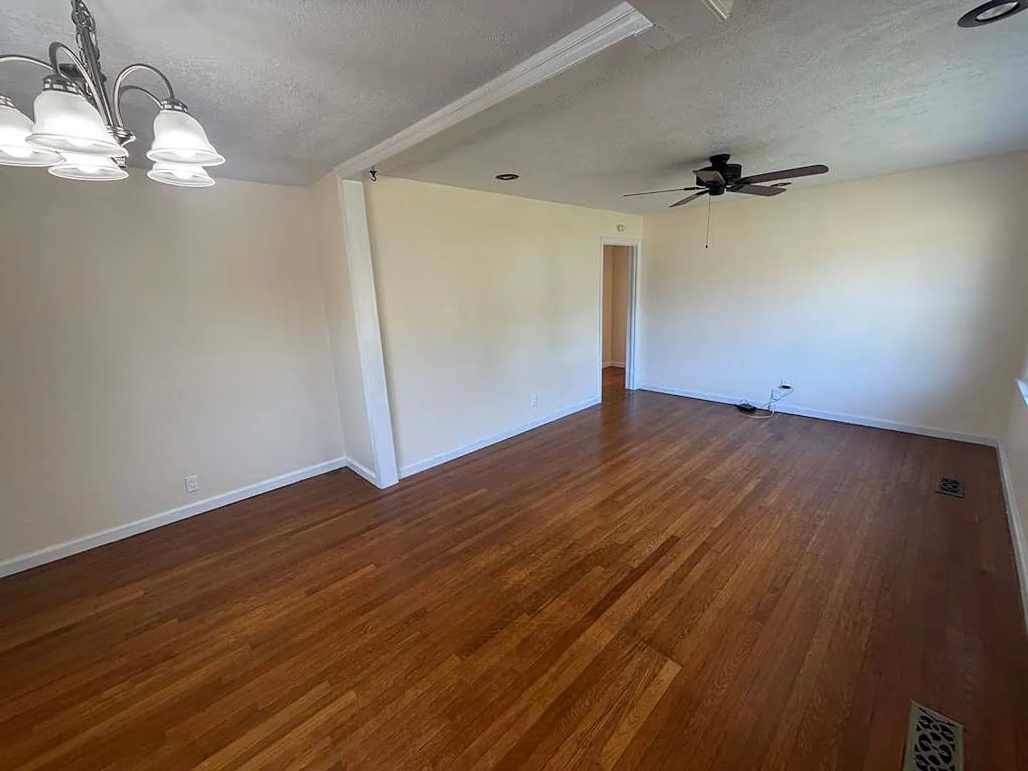 Charming 3 Bedroom Ranch Home In S. Knox!! — Photo 3