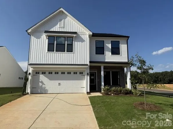1305 Bansal Dr, Charlotte, NC 28215