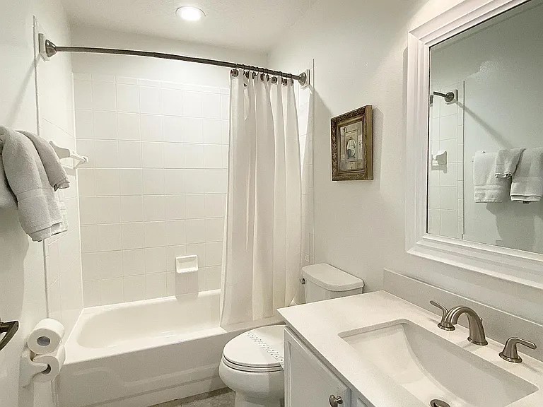 625 Rochester Loop — Photo 13