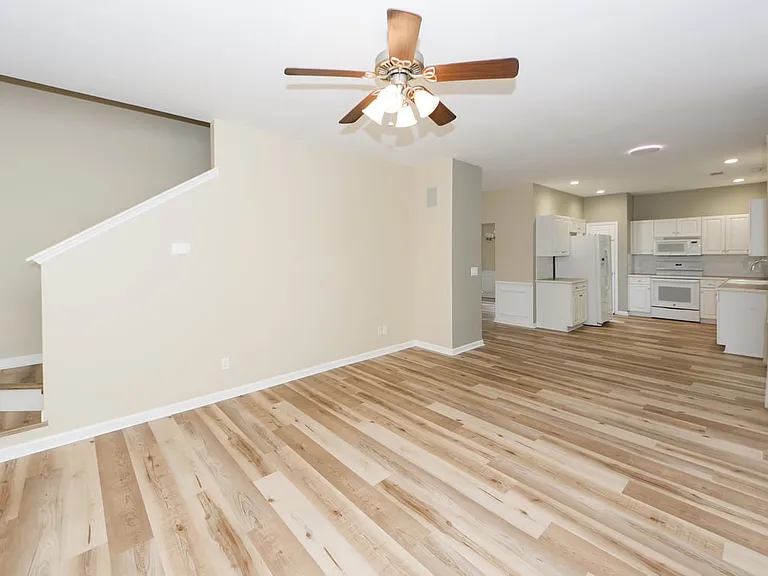 112 Tanglewood Cir — Photo 12