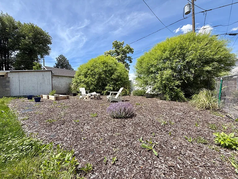 251 E Kelsey Ave — Photo 11