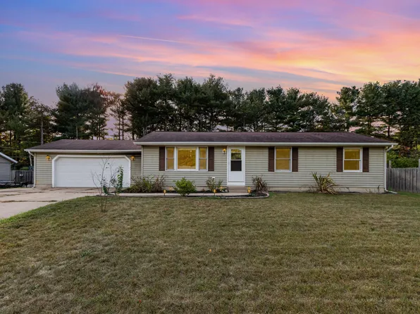 4289 E River Rd, Buchanan, MI 49107