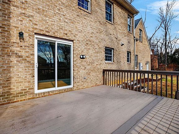 5th image of 104 Pelham Woods Cir