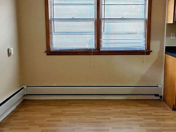 4th image of 2550 N Neva Ave #1