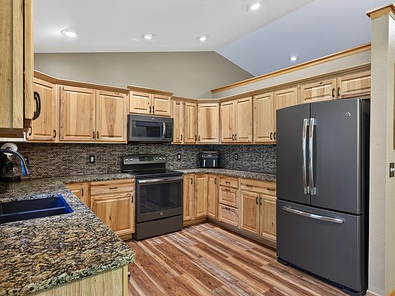 4th image of 6108 Bittersweet Ln