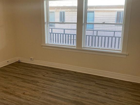 2nd image of 2603 6th Ave #E