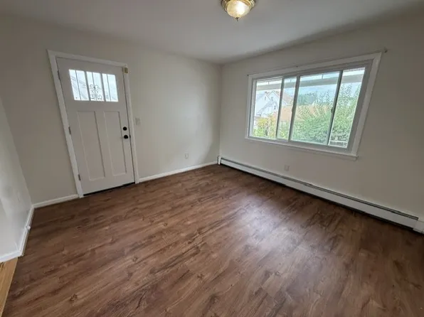 178 Wardwell St #178, Stamford, CT 06902