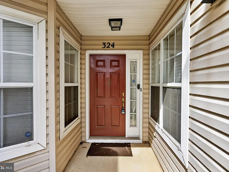 324 Tuvira Ln — Photo 2
