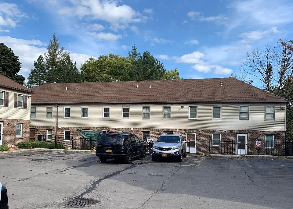 2nd image of 1118 Lake Ave #15d27f402