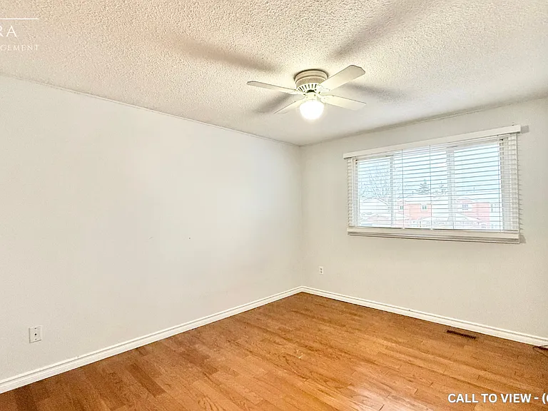 74 Cassander Cres — Photo 9
