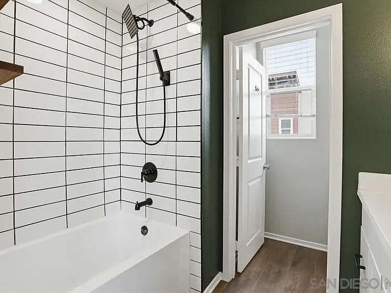 329 Antoni Gln #1404 — Photo 19