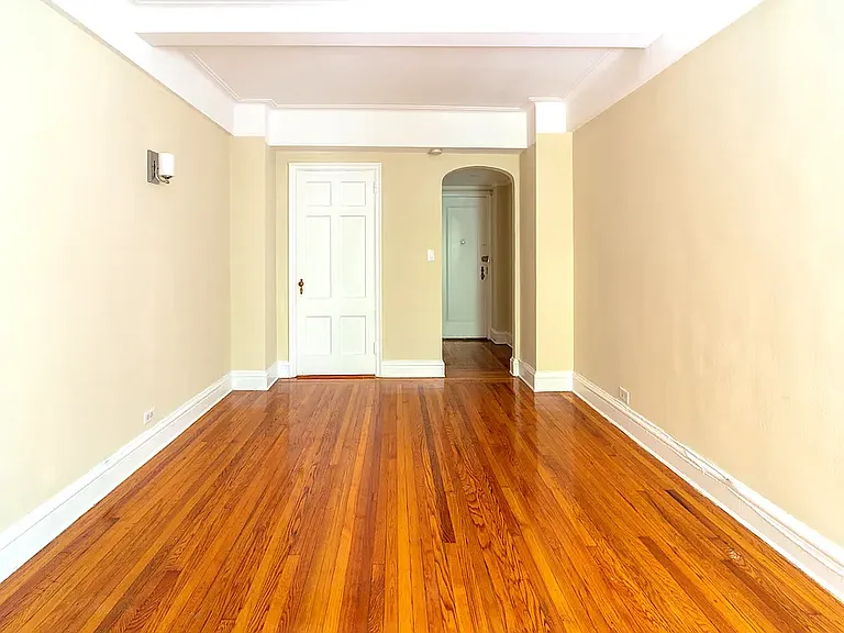 121 E 31st St #6G — Photo 3
