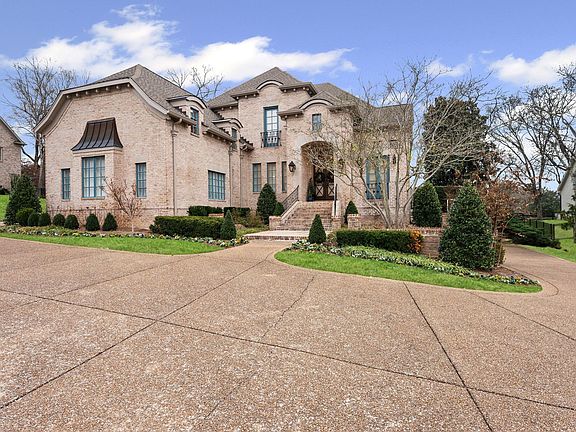 5th image of 381 Lake Valley Dr