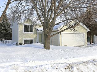 17640 Lorence Way, Eden Prairie, MN 55346