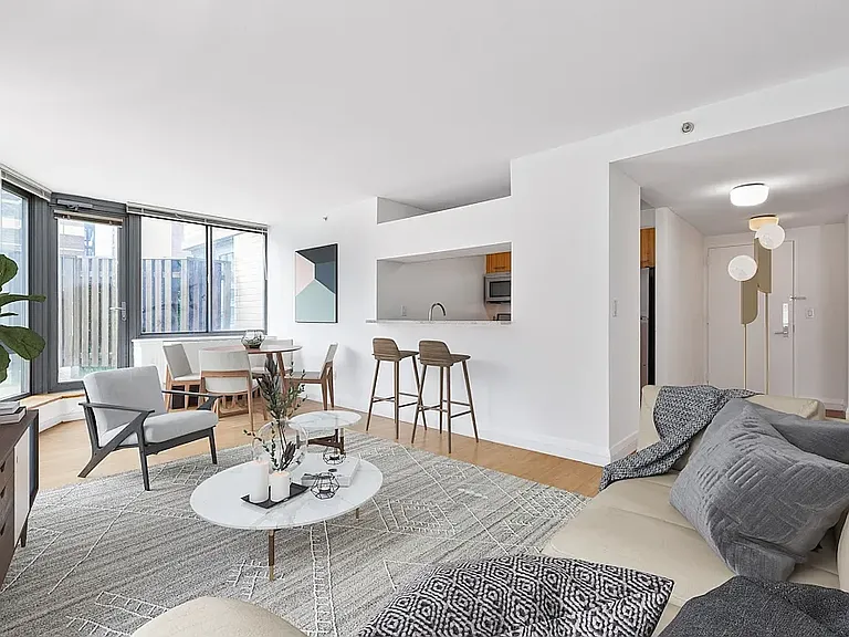 800 6th Ave #7B — Photo 4