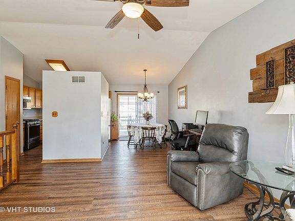5th image of 940 Washington Ave