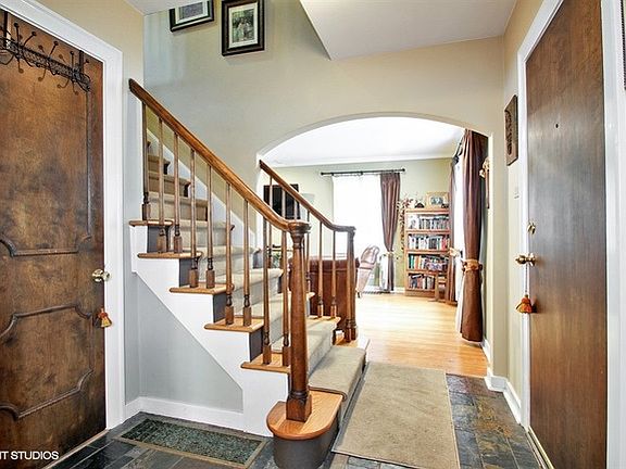 2nd image of 346 Woodbridge St