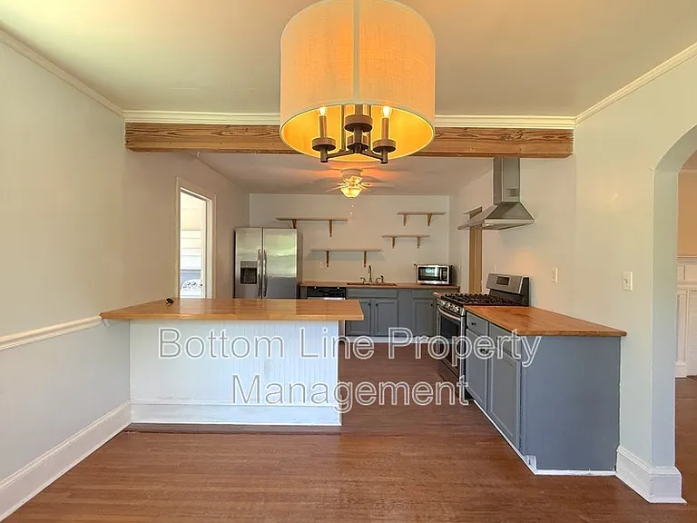 607 Gaston Ave — Photo 6
