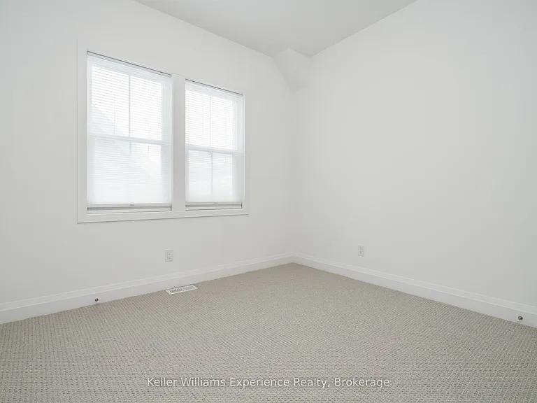 24 Danielle Cres — Photo 15