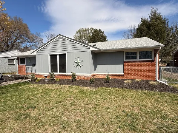 2710 Deerfield Rd SW, Roanoke, VA 24015