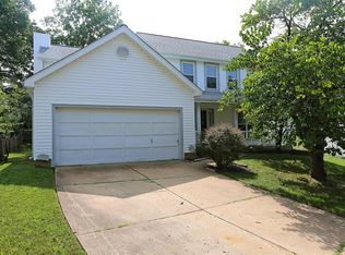 1066 Columbard Dr, Ballwin, MO 63021