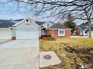 605 Meadowlands Ct, Monroe, MI 48161