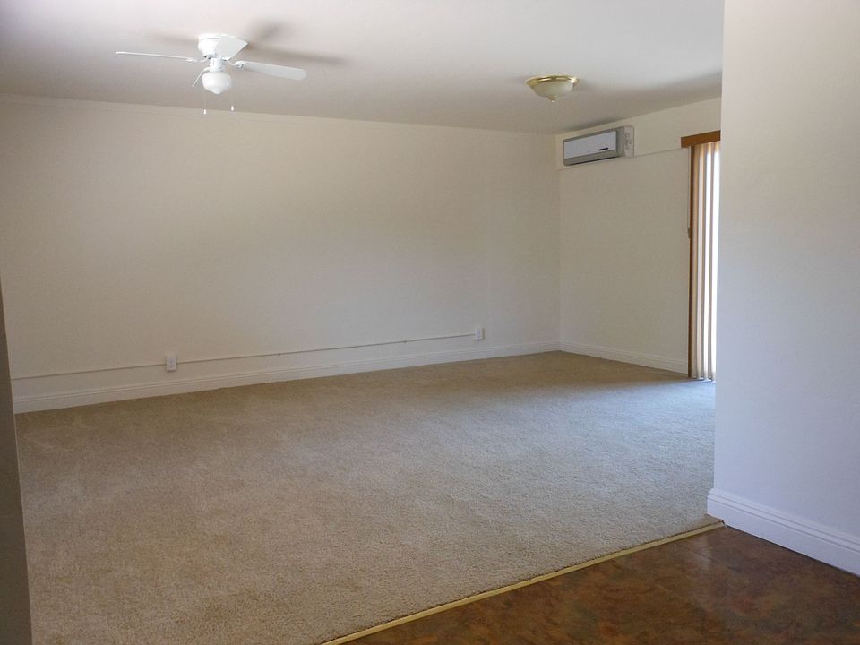 Living Room / Bedroom