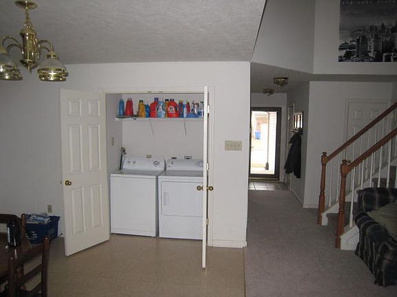 5th image of 525 Wellington Gardens Dr