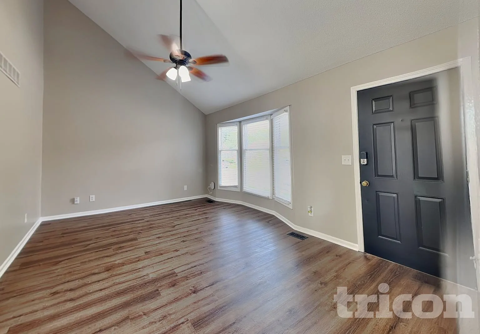 6449 Roundtree St Shawnee KS — Photo 3