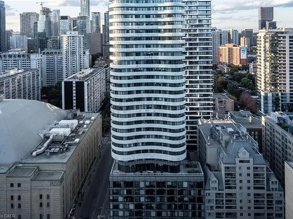 403 Church St #313, Toronto, ON M4Y 0C9